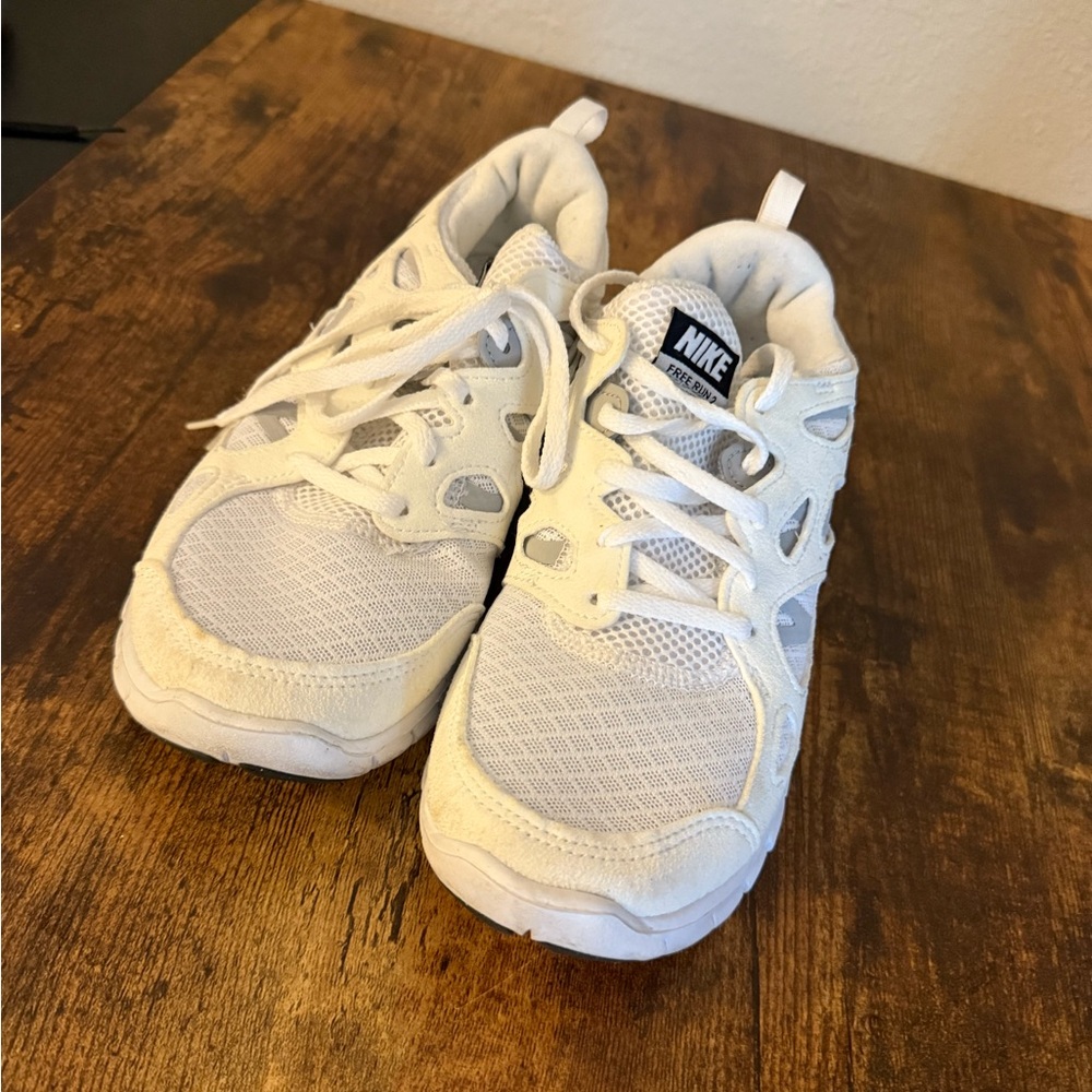 Nike White Sneakers Lightweight Mesh Design